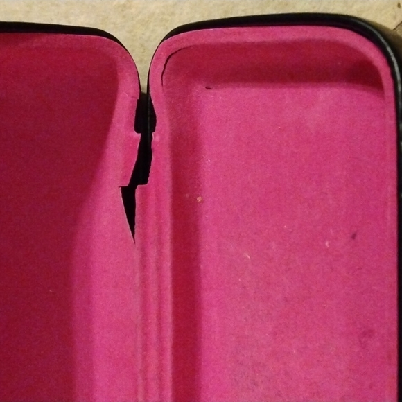 Diane VonFurstenberg Glass case - Picture 9 of 13